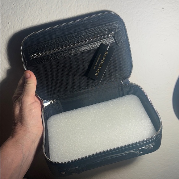 New in box! Bandolier Cameron bag , dust cover and original box ! - Picture 2 of 8